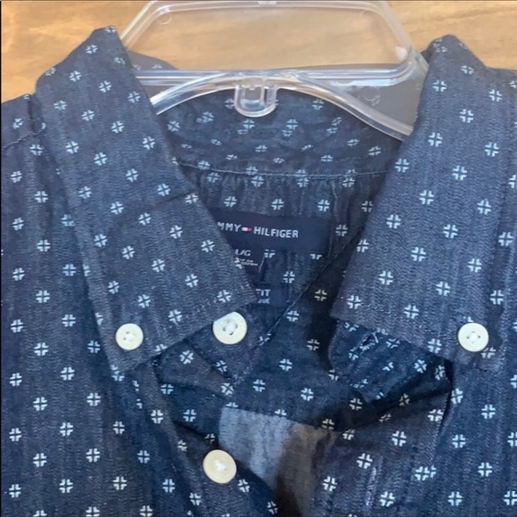Tommy Hilfiger dark blue print short sleeve shirt Size Large - Picture 2 of 8